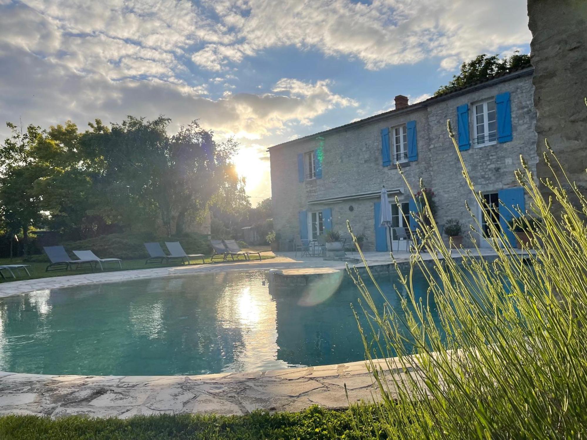 Bed and Breakfast Logis Saint Léonard Dompierre-sur-Mer Exterior foto