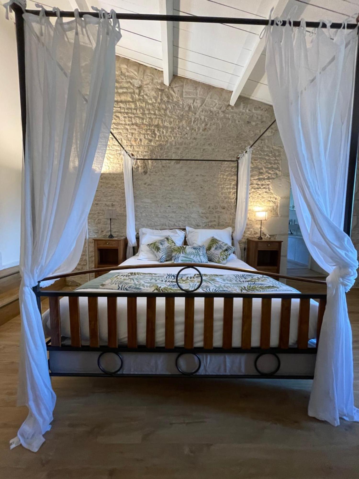 Bed and Breakfast Logis Saint Léonard Dompierre-sur-Mer Exterior foto